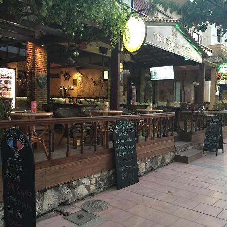 The Draught House Pub-Inn Малиа Экстерьер фото